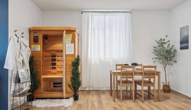The Modern Lodge Retreat with INFRARED SAUNA & Amenities for Rest and Relaxation