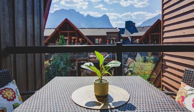 The Owls Nest. 1 bedroom Mountain view Condo