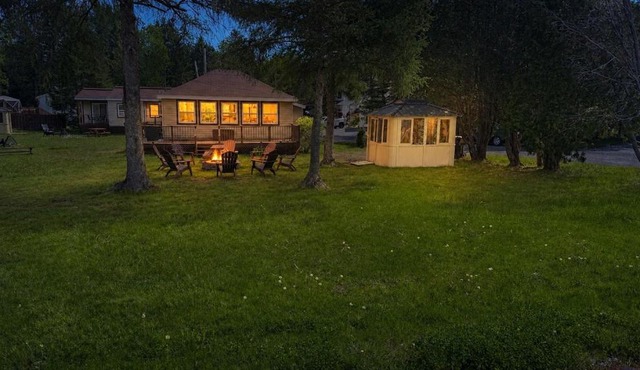 The Pantouflard, Private hot tub, Beach, kayaks