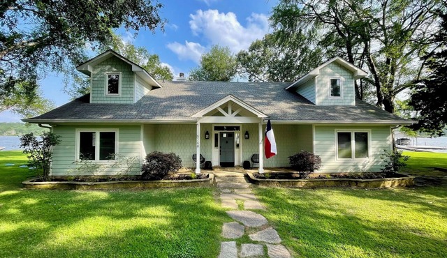 The Point on Cedar Creek Lake! Huge Lakefront! Panoramic Water Views! Spacious!