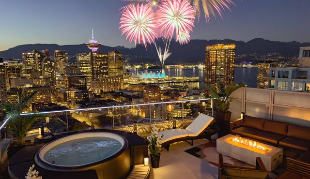 The Skydeck Penthouse - Panoramic Hot Tub Views