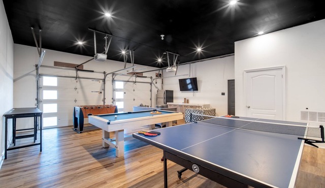 💙The Sweet Spot HOT TUB SAUNA & GAMES ROOM