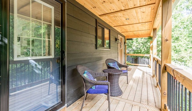 The Woodlands Hideaway