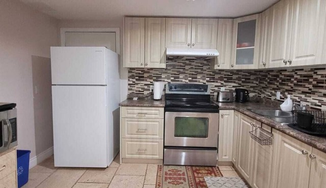 This apartment is a 1 bedroom(s), 1 bathrooms, located in Mississauga, ON.