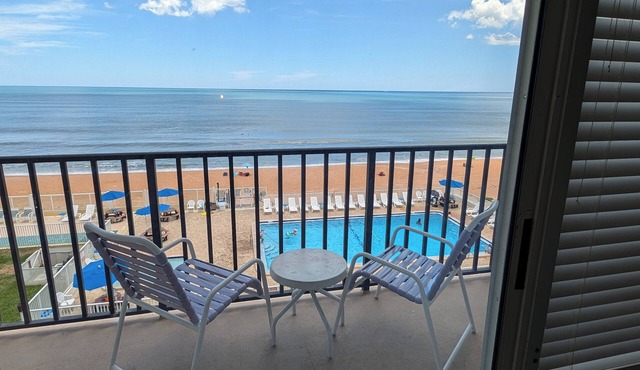 Traders Inn Beach Club