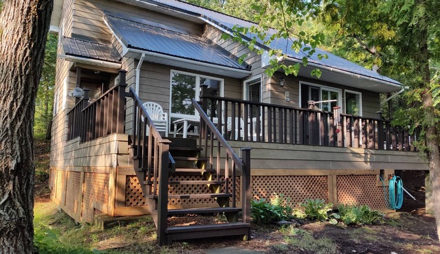 Tranquil Island Cottage on the Rideau Waterway (Boat Required for Access)