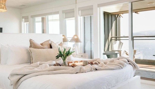 Tranquil Lakeside Escape - Casa Loma
