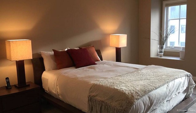 Tranquil, luxurious, 2 BR 2 Bath Condo (Adult Only)