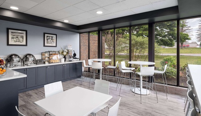 Travelodge by Wyndham Barrie