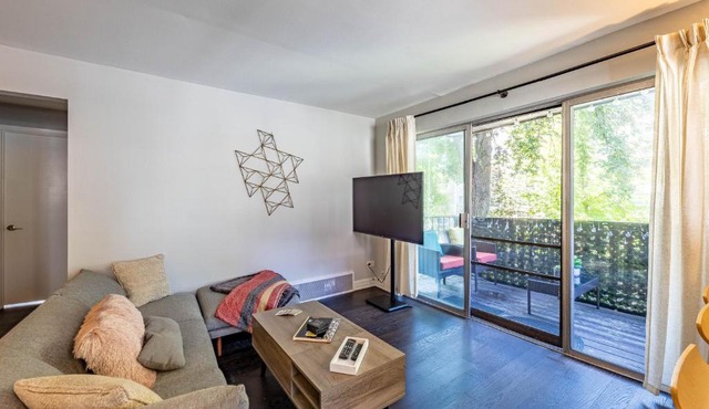 Tree-Lined Serenity Condo in Forest Park, Near Train & Madison St