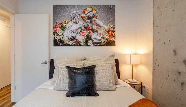 Trendy 1BDR Apartment in the Heart of DT MTL