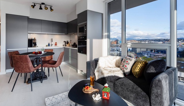 Trendy Two Bedroom with Parking Olympic Village