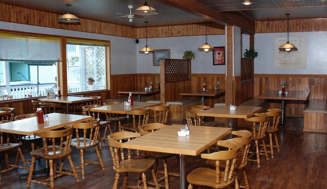 Triple J Hotel & Cabins