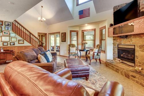 'TroutFest' Riverfront Norfork Home, Great Fishing