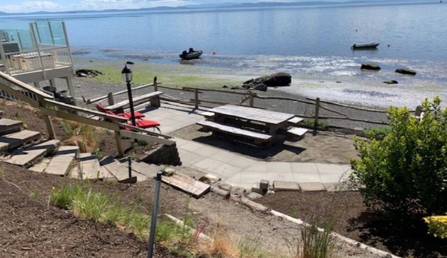 Tsawwassen Beach Cottage