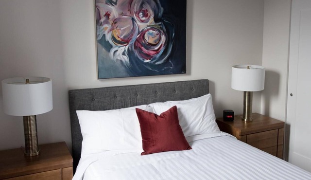 Two bedroom flat on rue Gamble Ouest (Le Central)