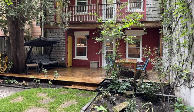 Two-storey Townhouse in centre of Montreal (little Italy)