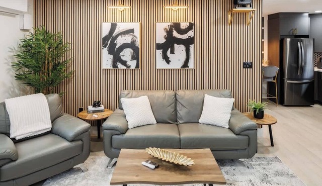 U04 - Stylish Charlottetown Apartment: Mini Movie Theater