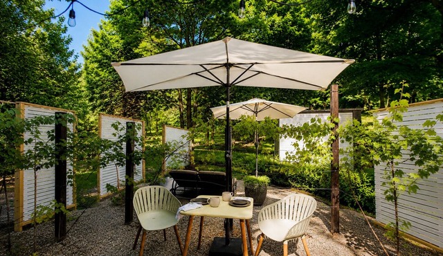 Under the Hemlocks – Refined Boutique Retreat Near Amherst & UMass