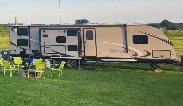 Unique getaway or rest from traveling. 10 min. off TransCan Highway and stores