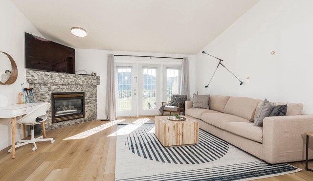 Upper 2 bed/2 bath Condo on Paradise Golf Course
