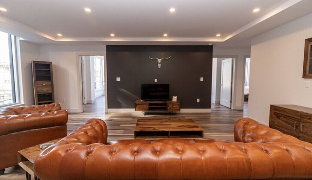 Urban 3BR Apt with Private Balcony and Gym