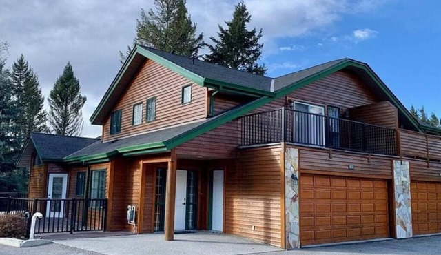 VACATION RENTAL in LUXURY CONDO in the heart of the ROCKY MOUNTAINS!