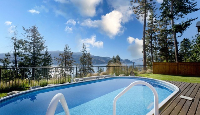 Vacation for Families with Stunning View & Pool