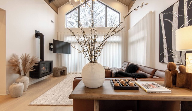 Verbier L'Ours | Ski Mountain View | Shuttle/Spa & Pool Access | Covered Parking & EV Charger