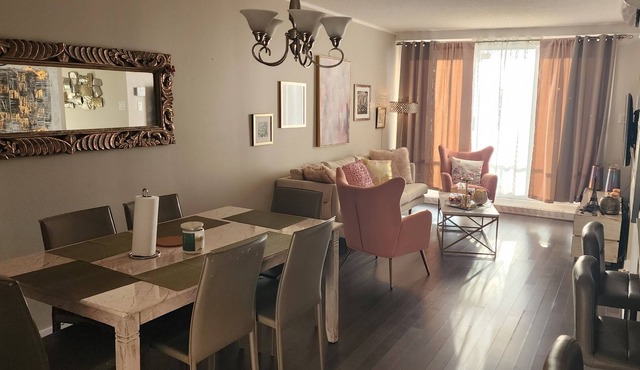 Very nice place to stay, close to downtown and airport, Free parking