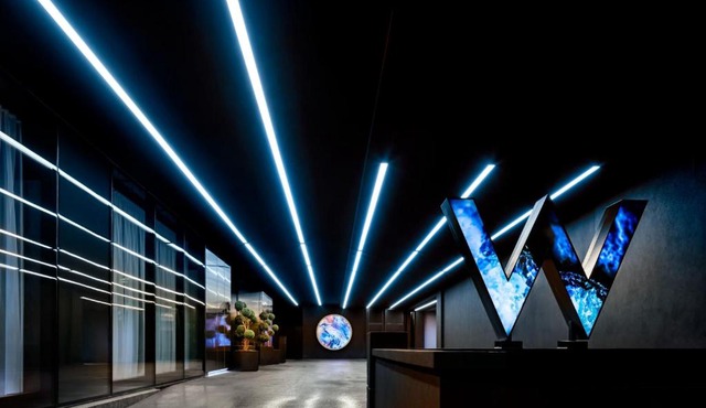 W Toronto