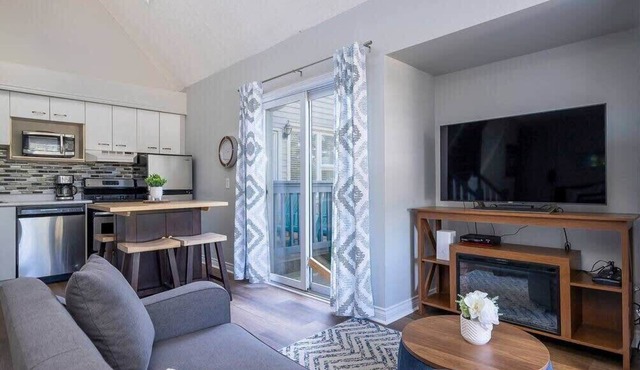 Wanderer Way Loft - Shuttle, Pool & Trails