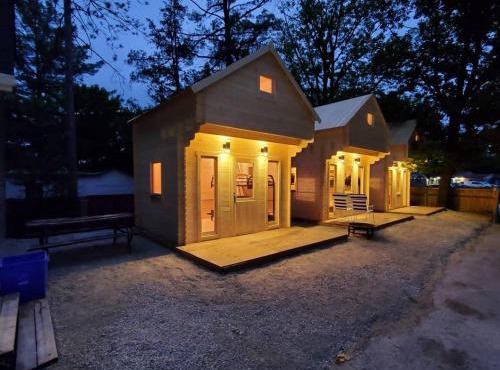 Wasaga Beach Bunkie 10