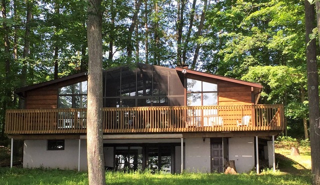 Water front, quiet, relaxing cottage