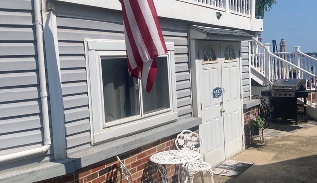 Waterfront 1-bedroom in Law apartment first floor in Sparrows Point , 55TV, AC