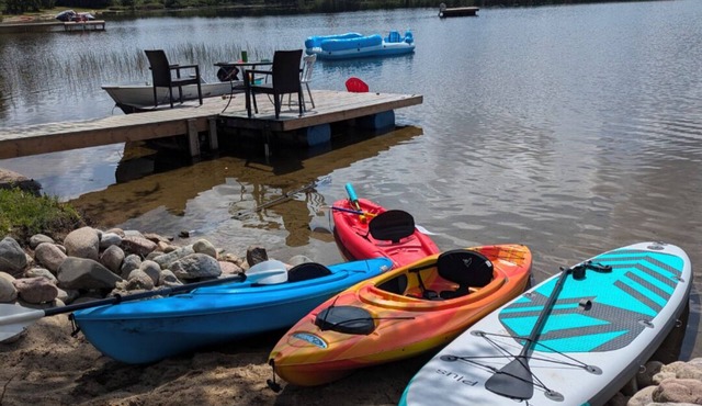 Waterfront cottage perfect for kids in charming Fugereville