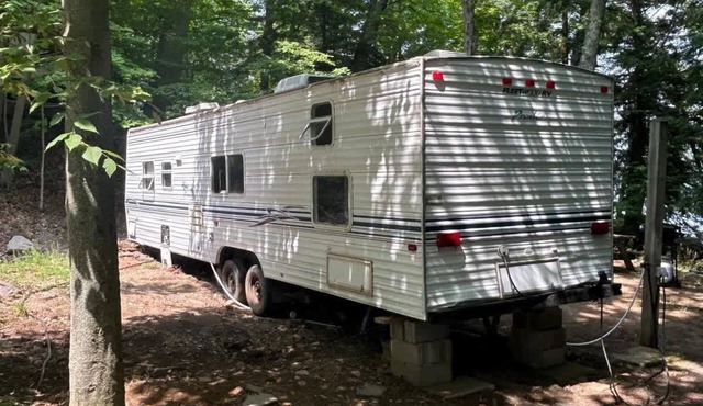Waterfront Family Retreat Near Mill Lake #10