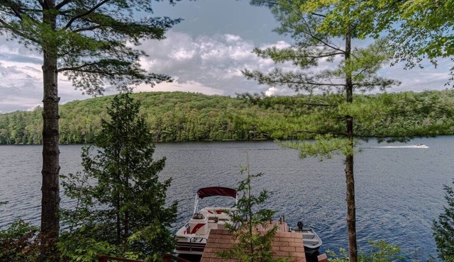 Waterfront, High-speed Internet, Near Bon Echo Park!