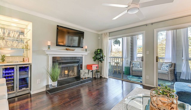 Waterfront Lake Norman Retreat w/Balcony