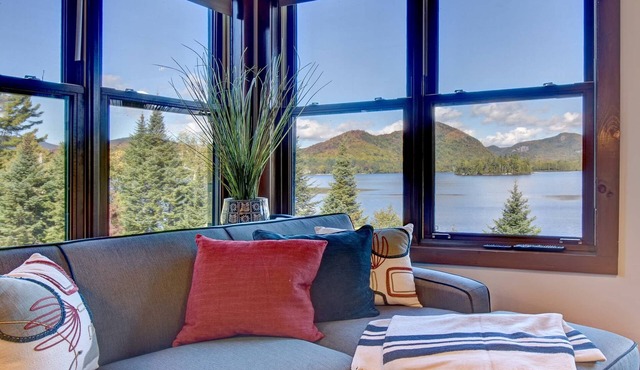 Waterfront - Lake Resort Suite: Corner View