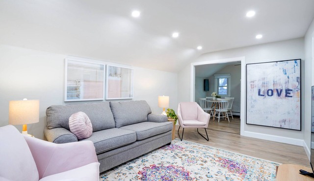 Well Styled and Cozy Apartment!