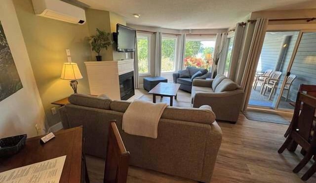 West Coast Oasis ★ Oceanside ★ Full Kitchen ★ 2BD