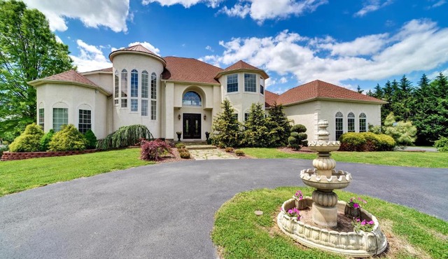 Whispering Oak Mansion