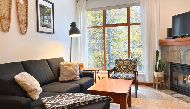 Whistler Village | 2BR/2BA Condo | Hot Tub + Pool | Walk to Lifts | FREE Parking