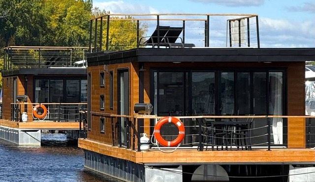 Yacht Club de Trois-Rivières 2 - Maison flottante