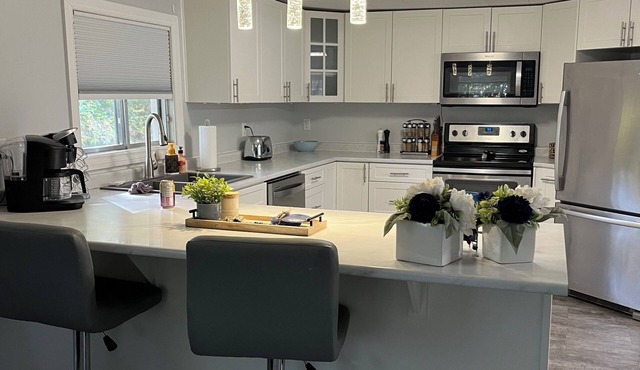 Your Home Away from Home-Beautiful 3 Bedroom