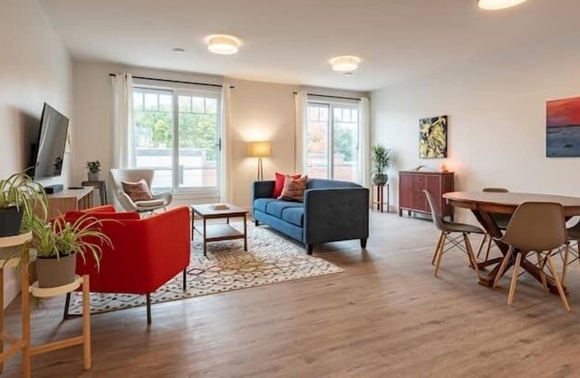 203 - Main Street 2-bed Wolfville Suite with City
