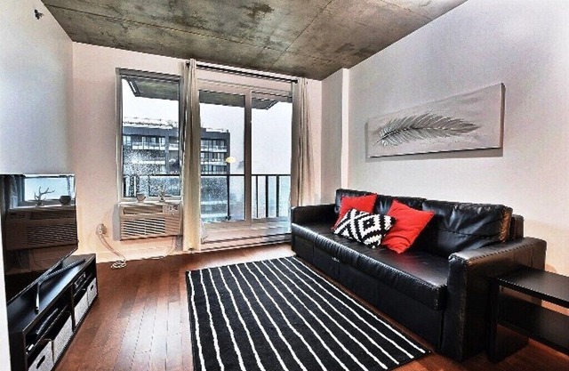 #301 Studio Great Location with Balcony Downtown
