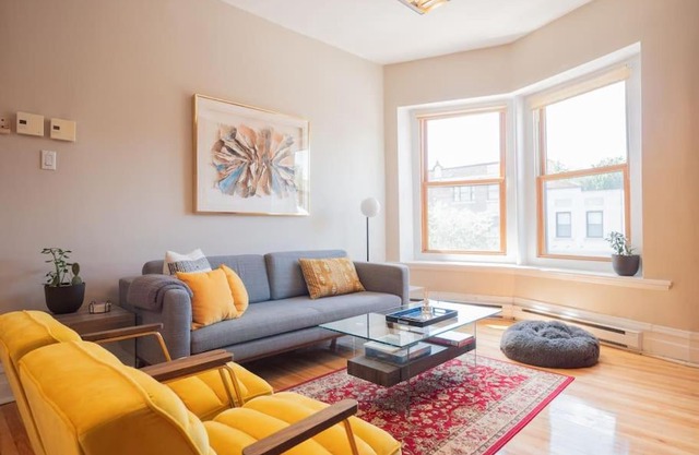 Beautifully Designed 2BR Apt in Westmount Le Soho