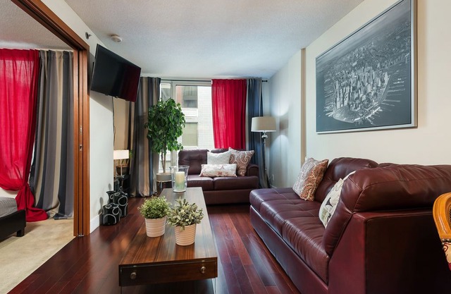 COZY SUITE CENTER OLD MTL OLD PORT!FREE INTERNAL PARKING